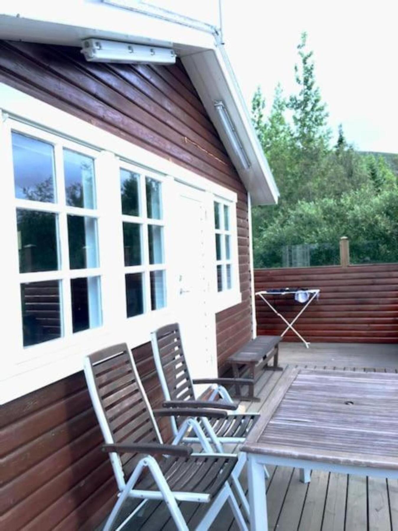 Cozy 2 Bedroom Cottage With Hot Tub Akureyri Bagian luar foto