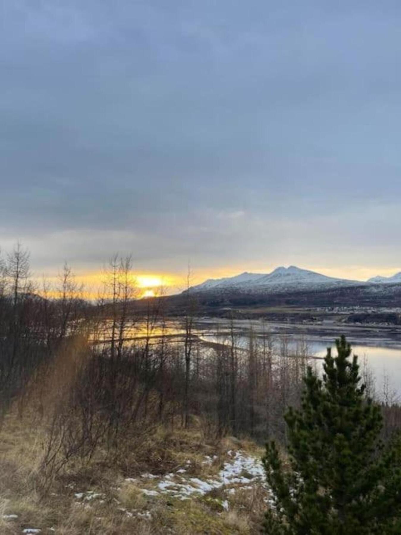 Cozy 2 Bedroom Cottage With Hot Tub Akureyri Bagian luar foto