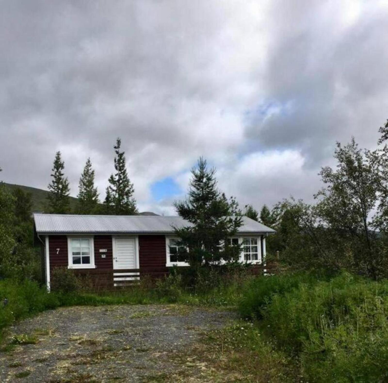 Cozy 2 Bedroom Cottage With Hot Tub Akureyri Bagian luar foto