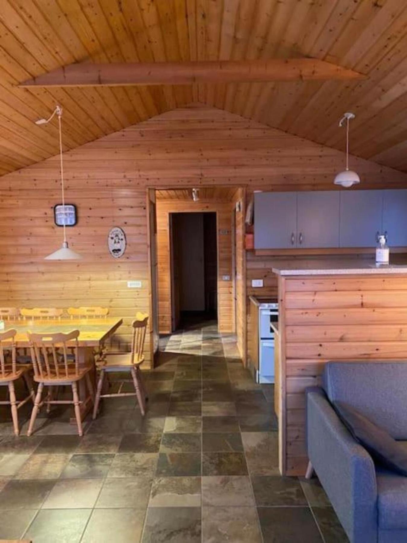 Cozy 2 Bedroom Cottage With Hot Tub Akureyri Bagian luar foto